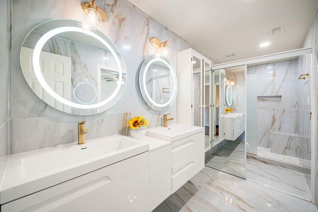 9319 Hudson Bend Circle, Houston, TX 77095