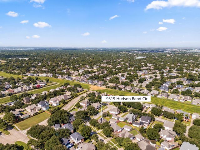 9319 Hudson Bend Circle, Houston, TX 77095