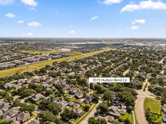 9319 Hudson Bend Circle, Houston, TX 77095