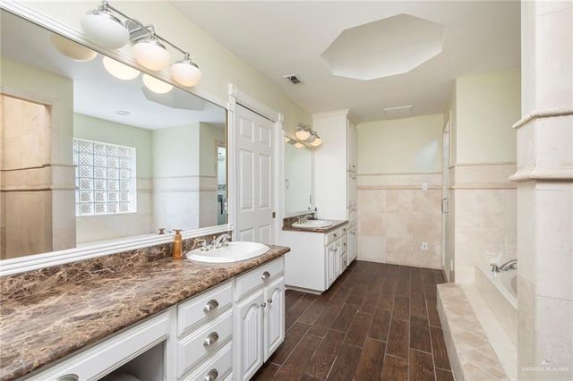 1902 Sundance Street, Palmhurst, TX 78573