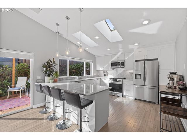 3635 SEA MIST Ave, Depoe Bay, OR 97341