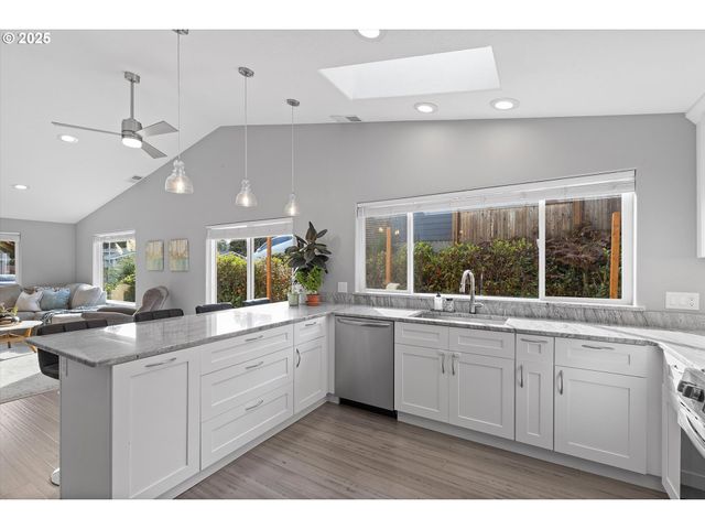 3635 SEA MIST Ave, Depoe Bay, OR 97341