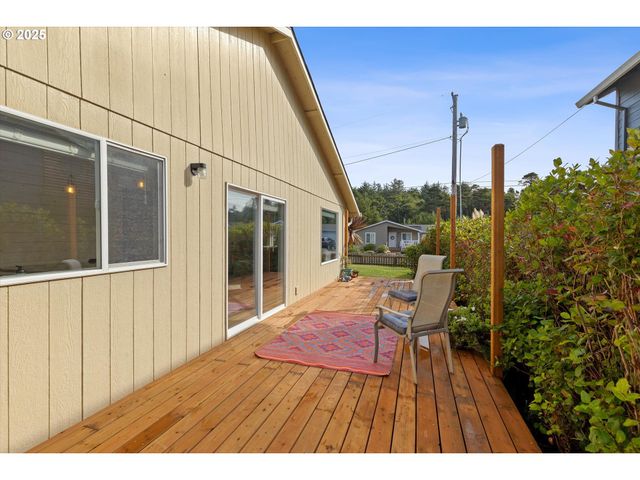 3635 SEA MIST Ave, Depoe Bay, OR 97341
