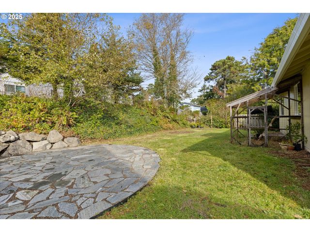 3635 SEA MIST Ave, Depoe Bay, OR 97341