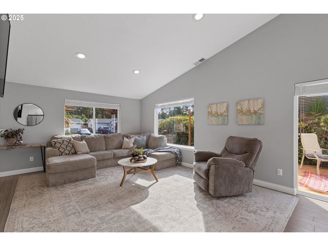 3635 SEA MIST Ave, Depoe Bay, OR 97341