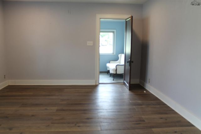 205 W WASHINGTON AVENUE, Iowa Park, TX 76367