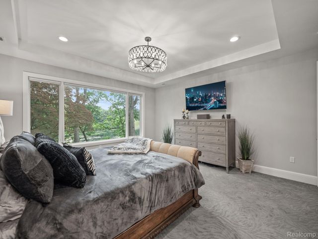 3511 LAKECREST Drive, Bloomfield Charter Township, MI 48304