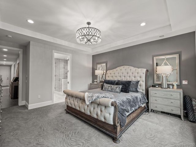 3511 LAKECREST Drive, Bloomfield Charter Township, MI 48304