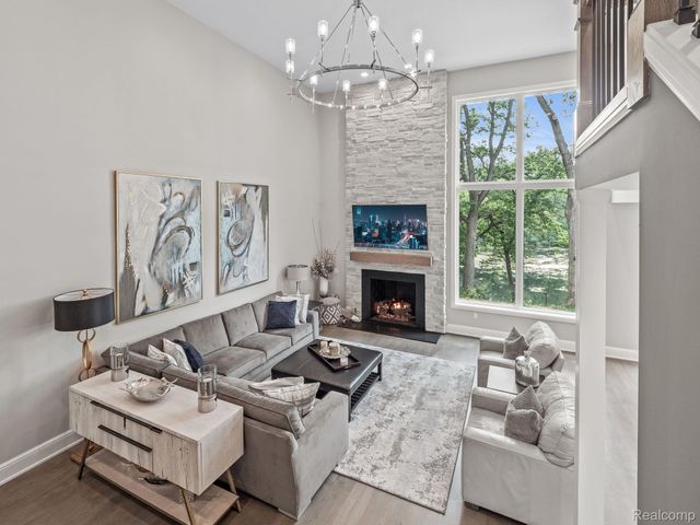 3511 LAKECREST Drive, Bloomfield Charter Township, MI 48304
