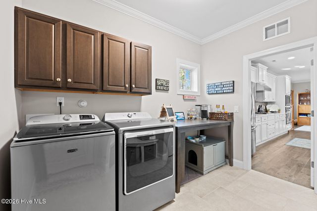 2712 Shady Pine Circle, Southport, NC 28461