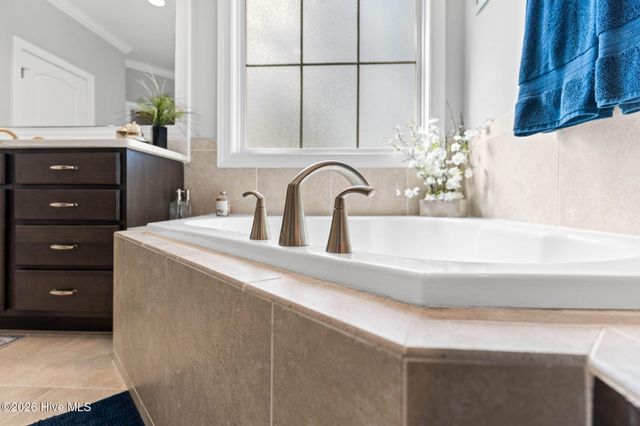 2712 Shady Pine Circle, Southport, NC 28461