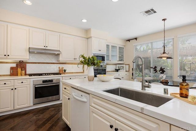 1589 Corte Orchidia, Carlsbad, CA 92011