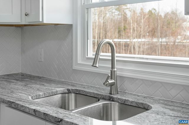 115 DEERWOOD DR, Charlottesville, VA 22911