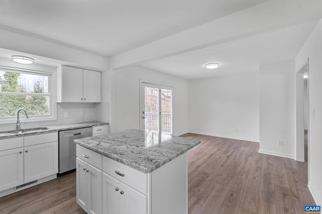 115 DEERWOOD DR, Charlottesville, VA 22911