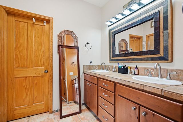 1716 Shoshone Trail NE, Rio Rancho, NM 87144
