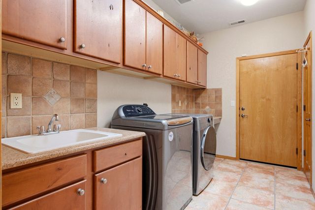 1716 Shoshone Trail NE, Rio Rancho, NM 87144