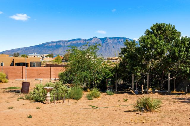 1716 Shoshone Trail NE, Rio Rancho, NM 87144