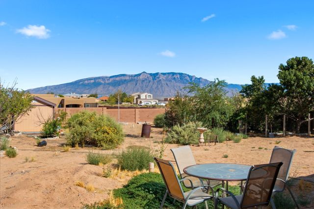 1716 Shoshone Trail NE, Rio Rancho, NM 87144