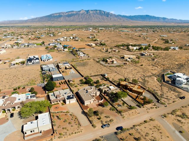 1716 Shoshone Trail NE, Rio Rancho, NM 87144