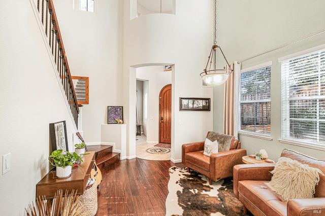 2167 Linwood Ave, Santa Rosa, CA 95404