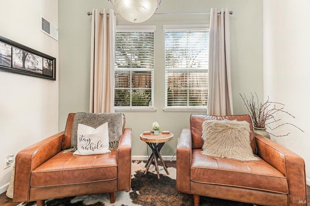 2167 Linwood Ave, Santa Rosa, CA 95404