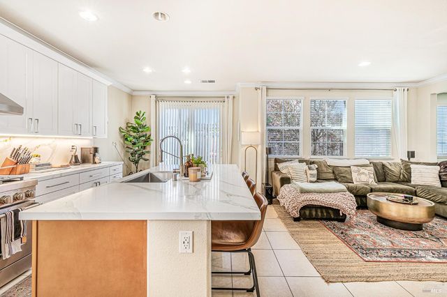 2167 Linwood Ave, Santa Rosa, CA 95404