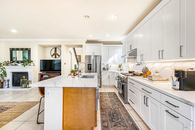 2167 Linwood Ave, Santa Rosa, CA 95404