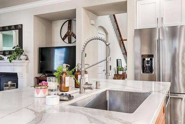 2167 Linwood Ave, Santa Rosa, CA 95404