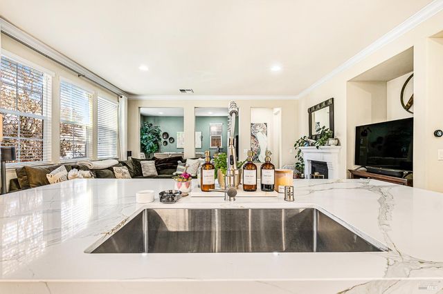 2167 Linwood Ave, Santa Rosa, CA 95404