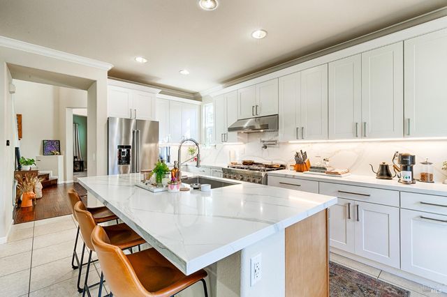 2167 Linwood Ave, Santa Rosa, CA 95404