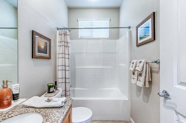 2167 Linwood Ave, Santa Rosa, CA 95404