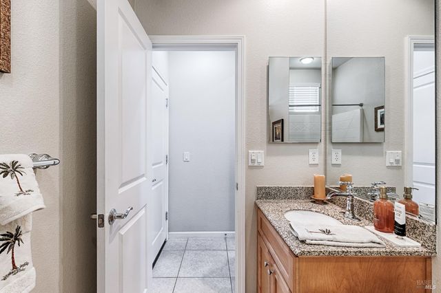 2167 Linwood Ave, Santa Rosa, CA 95404