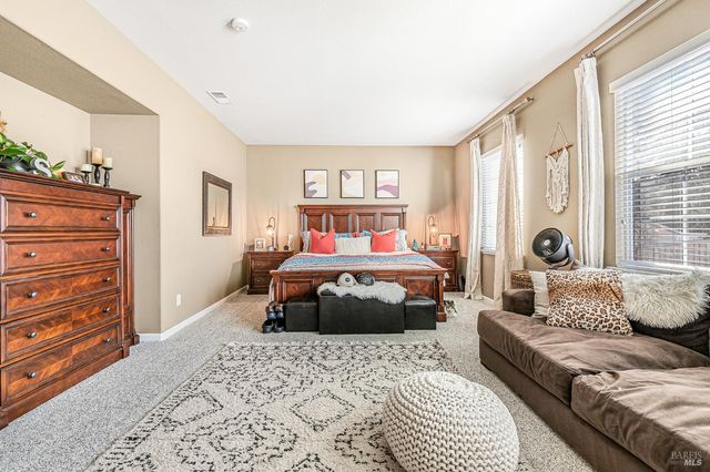 2167 Linwood Ave, Santa Rosa, CA 95404