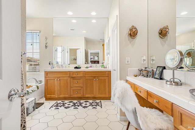 2167 Linwood Ave, Santa Rosa, CA 95404