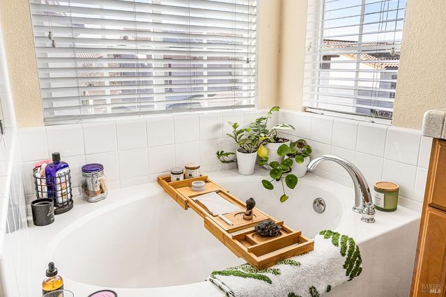 2167 Linwood Ave, Santa Rosa, CA 95404