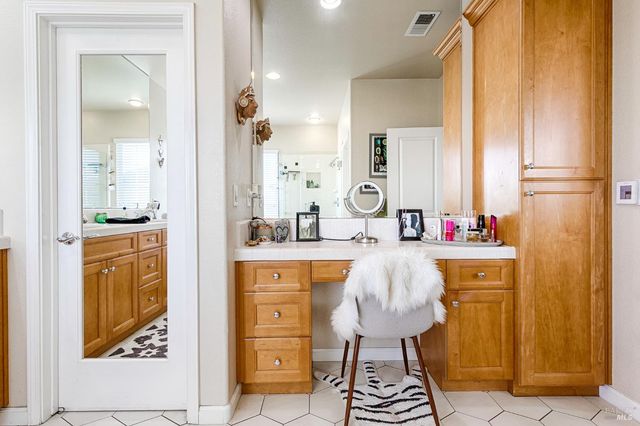 2167 Linwood Ave, Santa Rosa, CA 95404