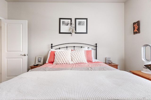 2167 Linwood Ave, Santa Rosa, CA 95404