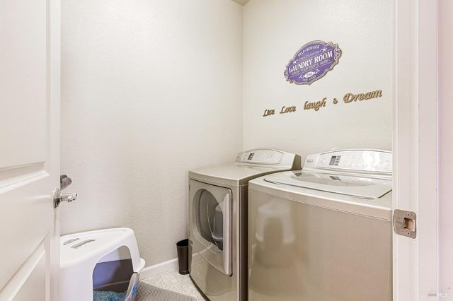 2167 Linwood Ave, Santa Rosa, CA 95404