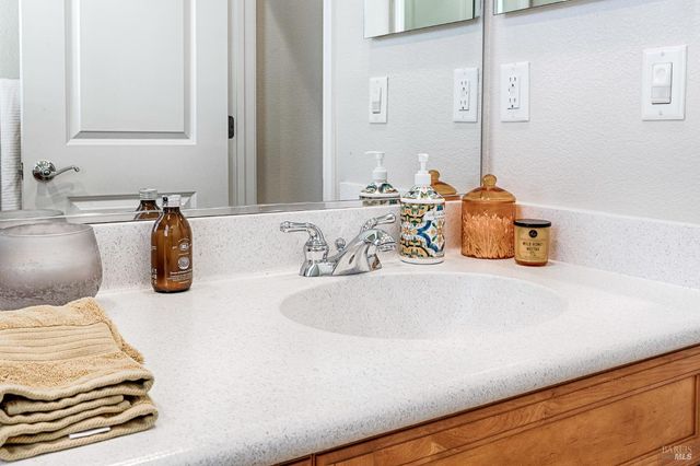 2167 Linwood Ave, Santa Rosa, CA 95404