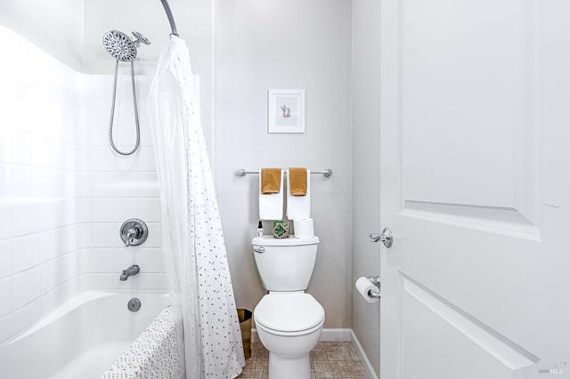 2167 Linwood Ave, Santa Rosa, CA 95404