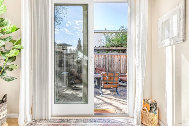 2167 Linwood Ave, Santa Rosa, CA 95404