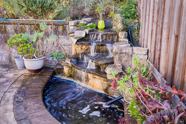 2167 Linwood Ave, Santa Rosa, CA 95404