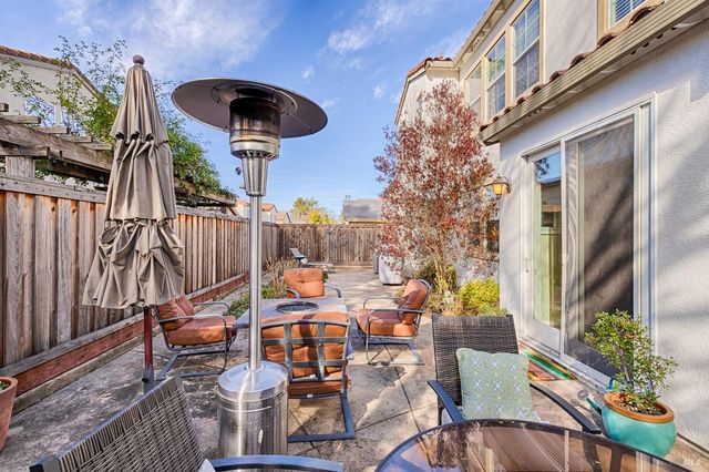 2167 Linwood Ave, Santa Rosa, CA 95404