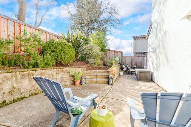 2167 Linwood Ave, Santa Rosa, CA 95404