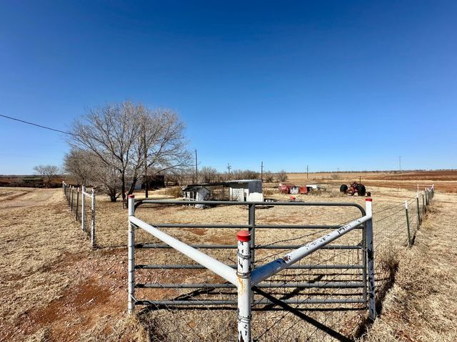 488 Co Road 4, Turkey, TX 79261