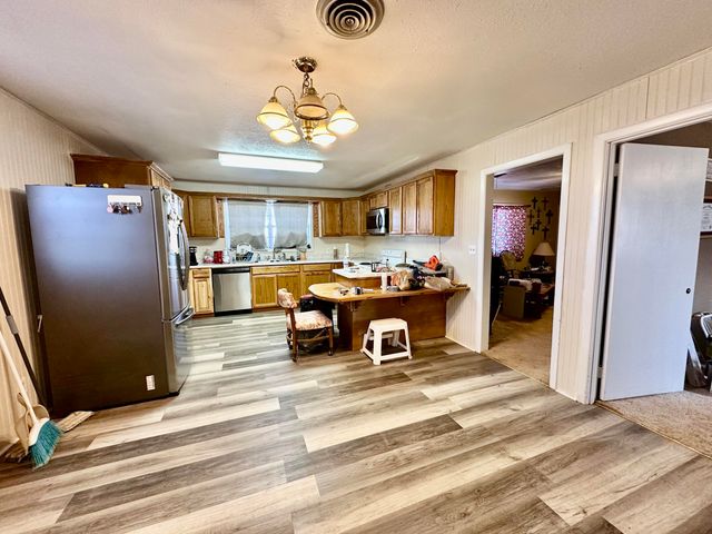 488 Co Road 4, Turkey, TX 79261