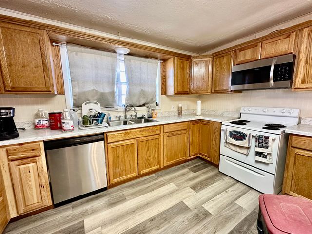 488 Co Road 4, Turkey, TX 79261