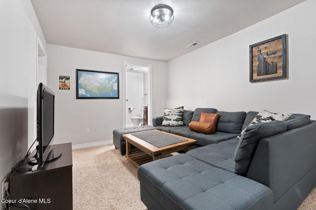 702 N Government WAY, Coeur D'alene, ID 83814