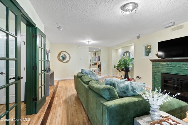 702 N Government WAY, Coeur D'alene, ID 83814