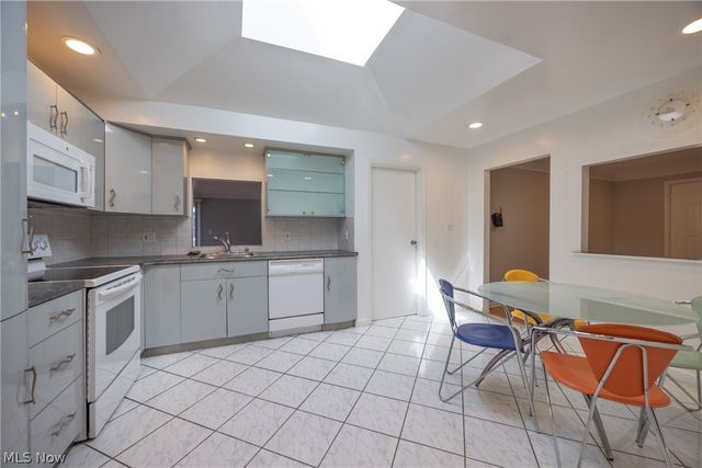 1668 Chelmsford, Mayfield Heights, OH 44124